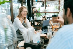 <b>管理制度建设与规范服务</b>